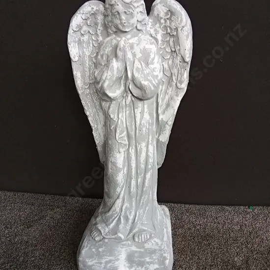 PRAYING ANGLE GARDEN STATUE