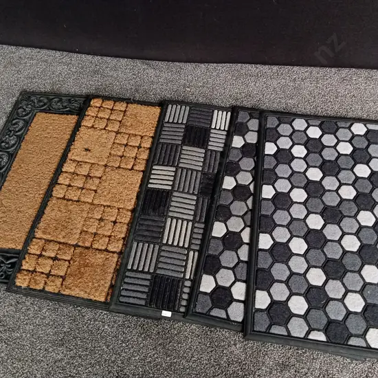 5 DOORMATS, W 76 CM