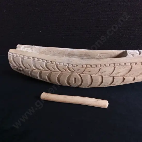HAND CARVED WOODEN SLIT DRUM FROM PAPUA NEW GUINEA, W 40 CM