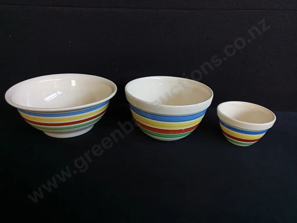 VINTAGE CROWN LYNN FIESTA WARE NESTING BOWL SET, MADE IN NEW ZEALAND, WIDEST DIA 26 CM Image 1++