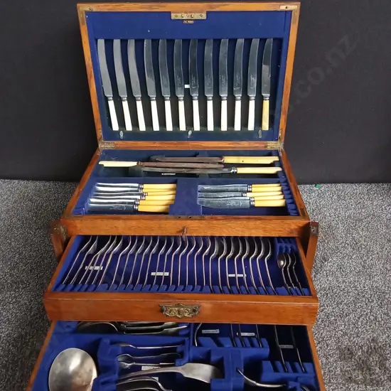 95 PIECE CUTLERY SET, STAINLESS STEEL, WITH CHEST, MADE IN ENGLAND