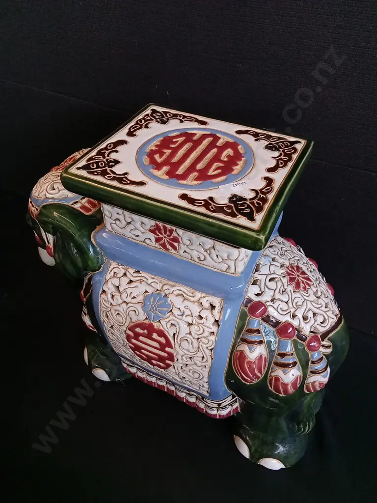 DECORATIVE CERAMIC ELEPHANT PLANT STAND/ SIDE TABLE, H 40 CM X W 46 CM Image 1++