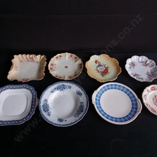 COLLECTION OF VINTAGE PLATES, 8 PIECES, WIDEST DIA 26 CM
