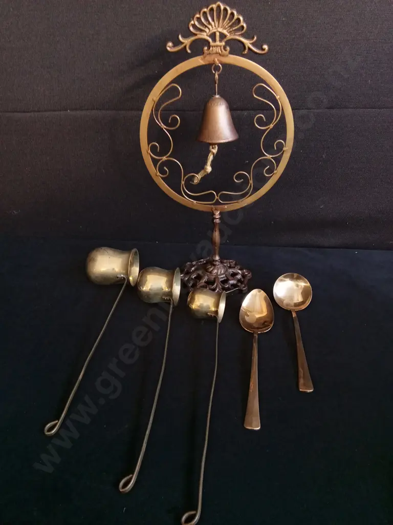 VINTAGE BRASS ITEMS, HANGING BELL ON CIRCULAR STAND, PUNCH SET, AND SERVING SPOONS, 6 PIECES, TALLEST H 47.5 CM Image 1++