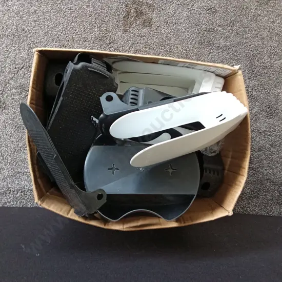 BOX OF SHOE SLOTZ WITH ADDITIONAL PLASTIC PARTS