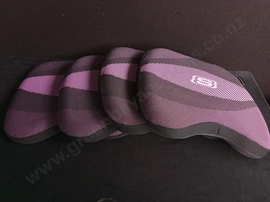 4 SKETCHERS MEMORY FOAM CUSHIONS Image 1++
