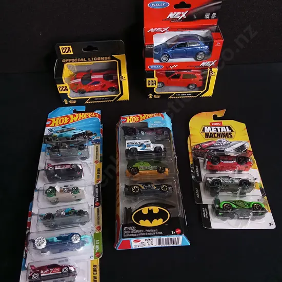 MIX OF BRAND NEW TOY CARS