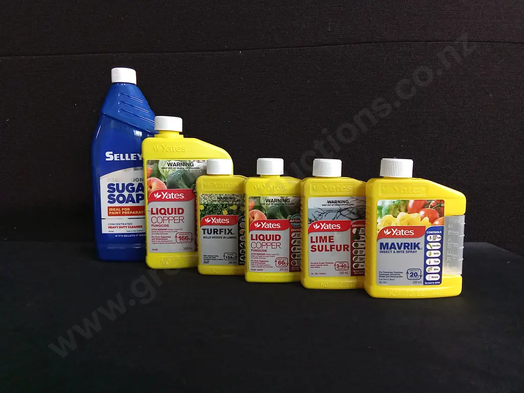 6 PIECES GARDEN AND CLEANING PRODUCTS Image 1++