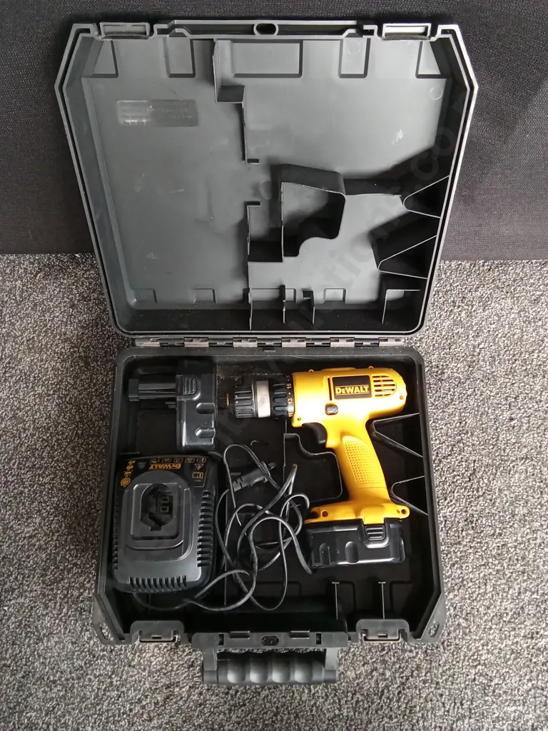 DEWALT DRILL WITH TWO BATTERIES, CHARGER, AND DRILL BITS (WORKING) Image 1++
