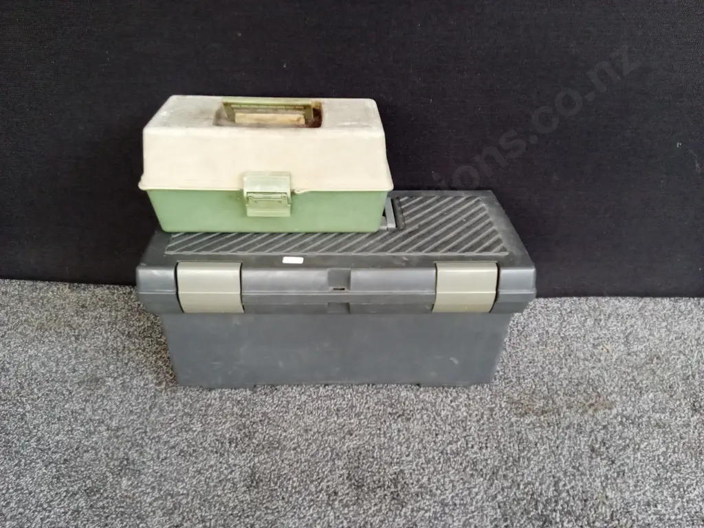 PAIR OF TOOL/TACKLE BOXES INCLUDING CONTENTS, L 50CM X W 25CM X H 23CM Image 1++