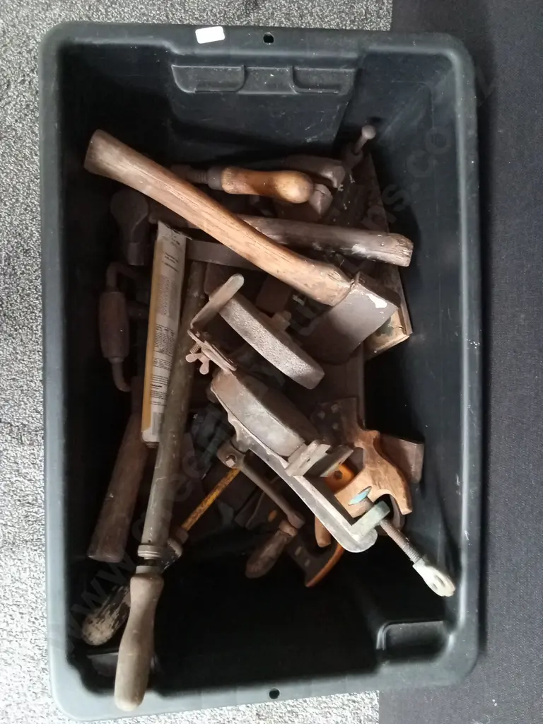 MIX ON ANTIQUE AND VINTAGE HAND TOOLS Image 1++