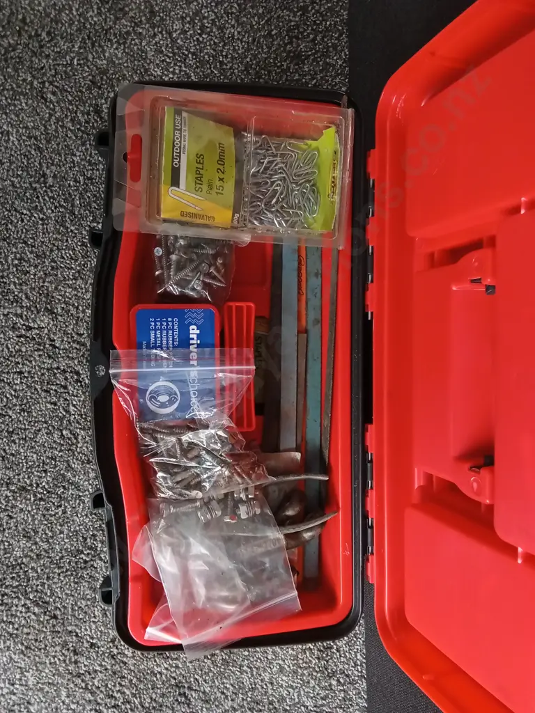 TOOL BOX WITH MIX OF HARDWARE INCLUDED, L 40CM X W 19CM X H 18CM Image 1++