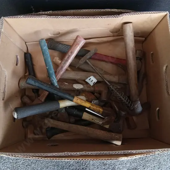 BOX OF VINTAGE HAMMERS