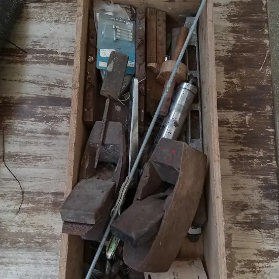 COLLECTION OF VINTAGE WOODWORKING TOOLS