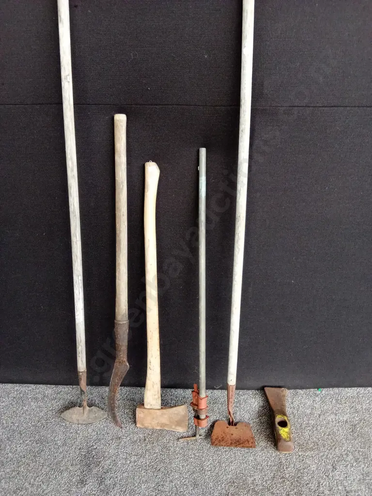 COLLECTION OF 5X VINTAGE TOOLS INCLUDING ONE ADDITIONAL HEAD Image 1++