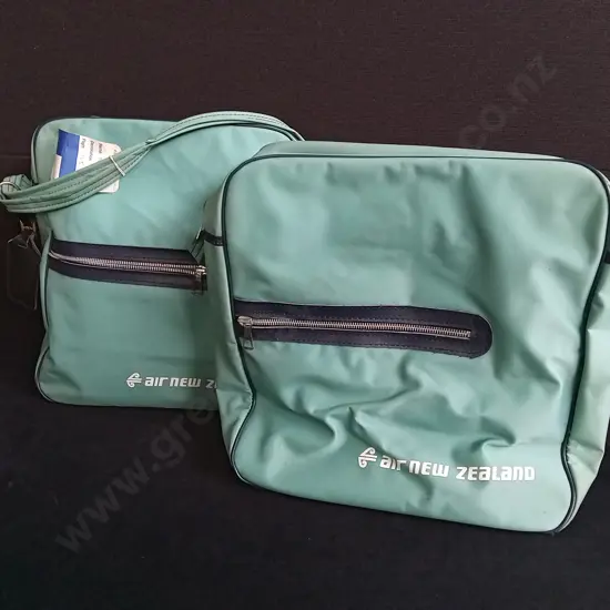 PAIR OF VINTAGE AIR NEW ZEALAND CABIN TOTE BAGS, H 35.5 CM
