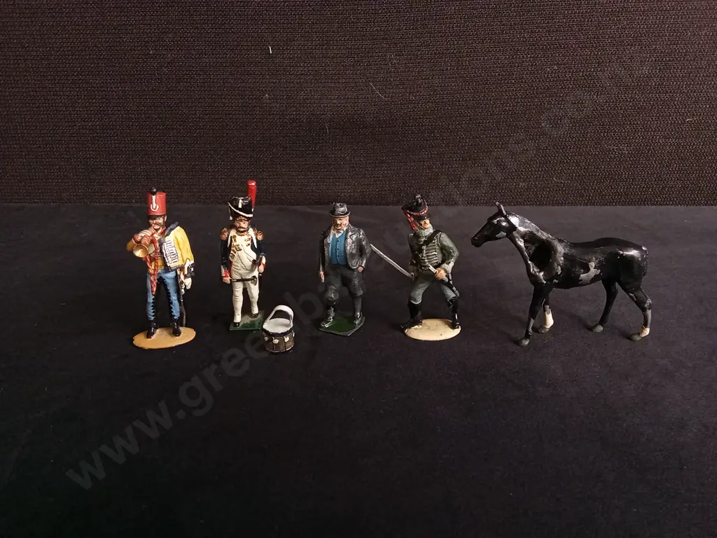 VINTAGE HAND PAINTED METAL TOY SOLDIERS AND HORSE, TALLEST 6.5 CM Image 1++