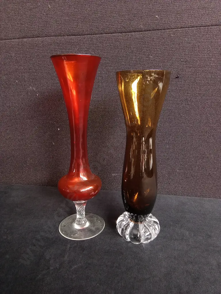 PAIR OF VINTAGE GLASS VASES, TALLEST H 25.5 CM Image 1++