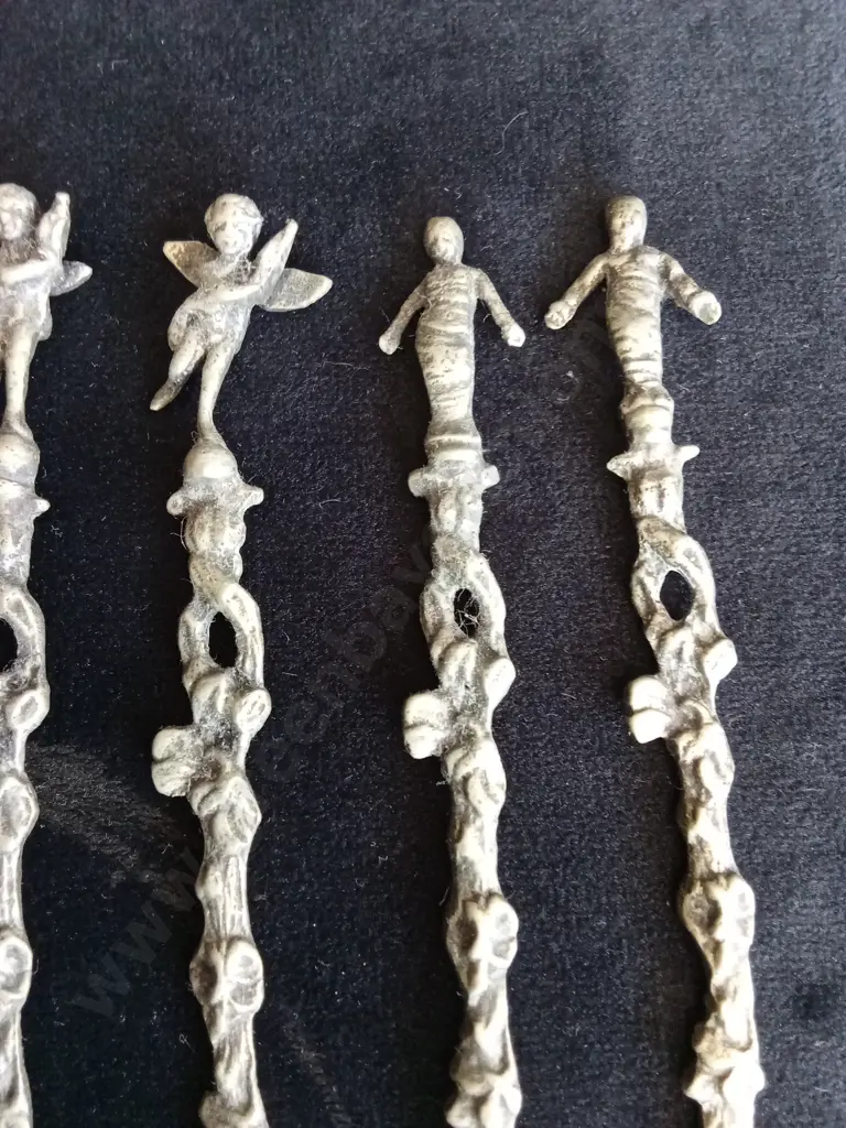 VINTAGE ORNATE BRASS SERVING FORKS H12CM Image 1++