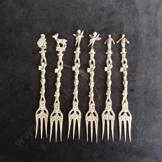 VINTAGE ORNATE BRASS SERVING FORKS H12CM