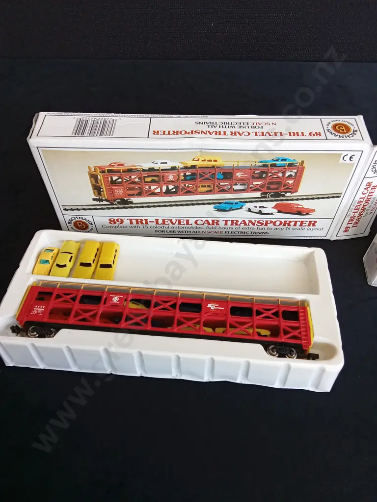 VINTAGE ARNOLD BURLINGTON NORTHERN BOX CAR L15CM AND VINTAGE BACHMANN 89' TRI-LEVEL CAR TRANSPORTER L17CM Image 1++