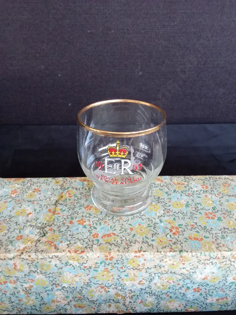SET OF 6 VINTAGE 1953 ROYAL VISIT SOUVINER GLASSES Image 1++