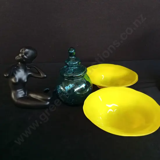 4 DECORATIVE ITEMS TALLEST H17CM