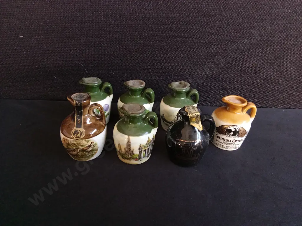 LOT OF 7 VINTAGE SCOTTISH CERAMIC WHISKY MINIATURE JUGS, TALLEST H 9 CM Image 1++