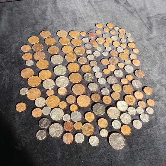 COLLECTION OF VINTAGE NEW ZEALAND COINS