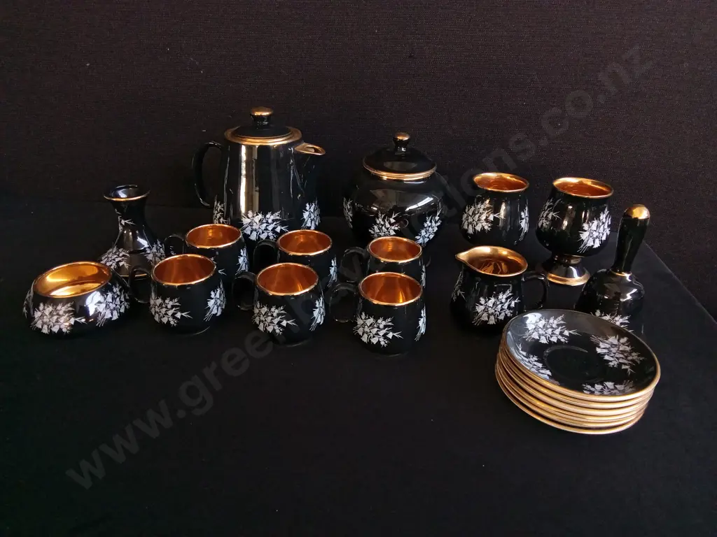 VINTAGE PRINKNASH ABBEY POTTERY 20 PIECE BLACK AND GUILT COFFEE SET Image 1++