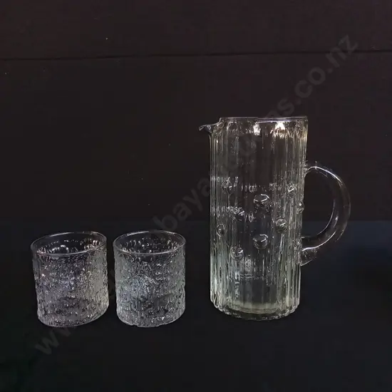 FINLAND LITTALA NECTAR GLASS PITCHER H20CM AND 2 VINTAGE RAVENHEAD TEXTURED WHISKY GLASSES H7CM