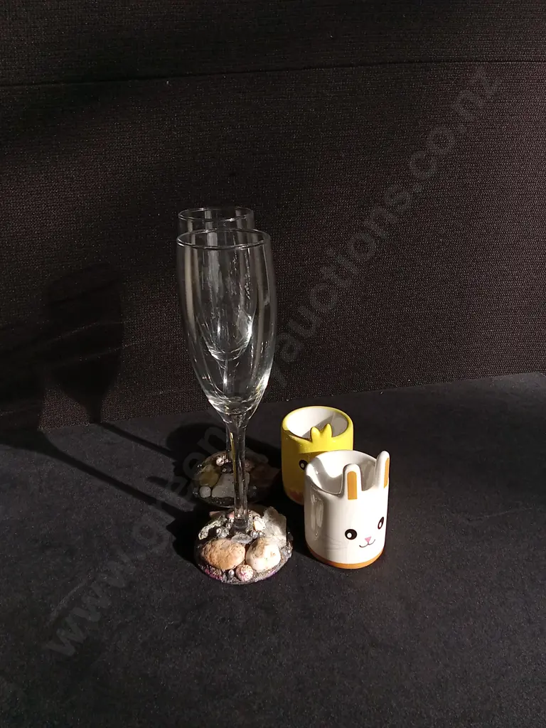 4 PIECES CHAMPAGNE FLUTES AND EGG CUPS, TALLEST H 22 CM Image 1++