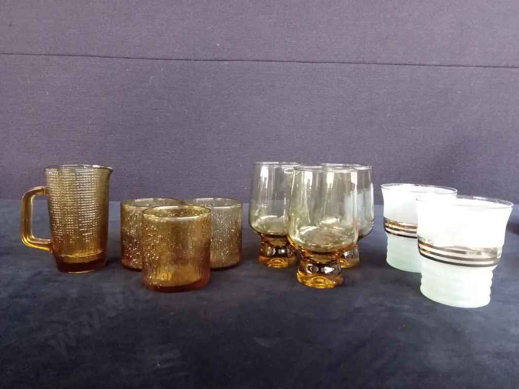 9 ASSORTED GLASS ITEMS TALLEST H11CM Image 1++