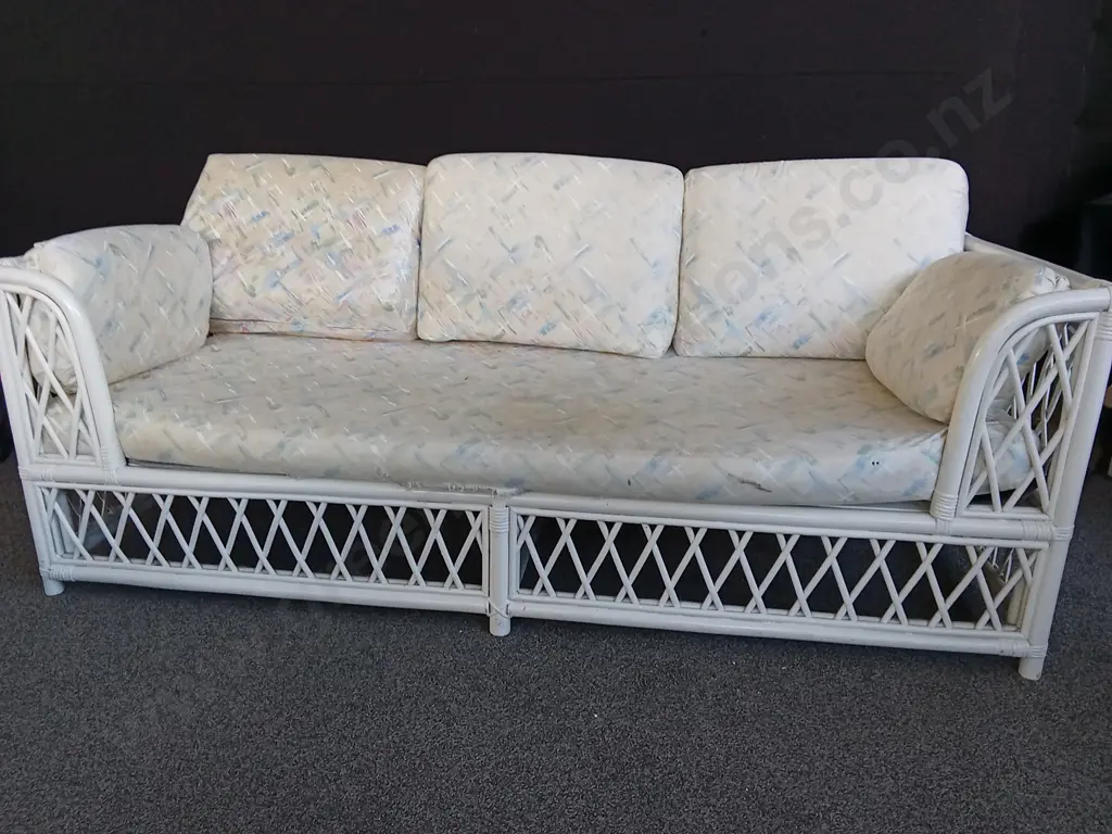VINTAGE WHITE RATTAN SOFA, W 1.96 M X 70 CM X D 84 CM Image 1++