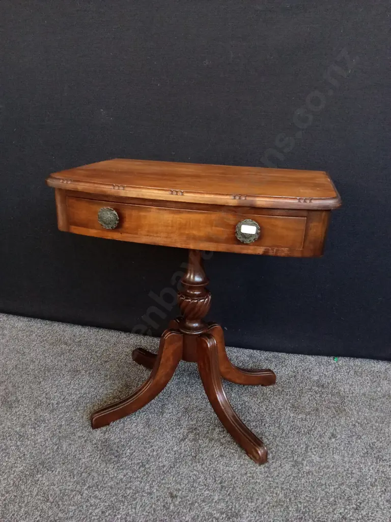 VINTAGE MAHOGANY DRUM TABLE WITH TURNED PEDESTAL BASE, H 59 CM X W 56 CM X D 37 CM Image 1++