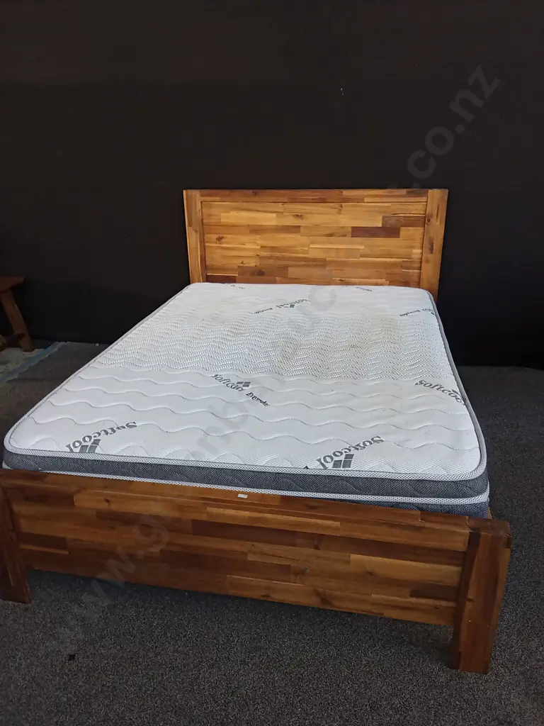 WOODEN BED FRAME AND SOFTCOOL MATTRESS, DOUBLE BED (ELECTRIC BLANKET STAIN ON MATTRESS), HEADBOARD H 1.06 M Image 1++