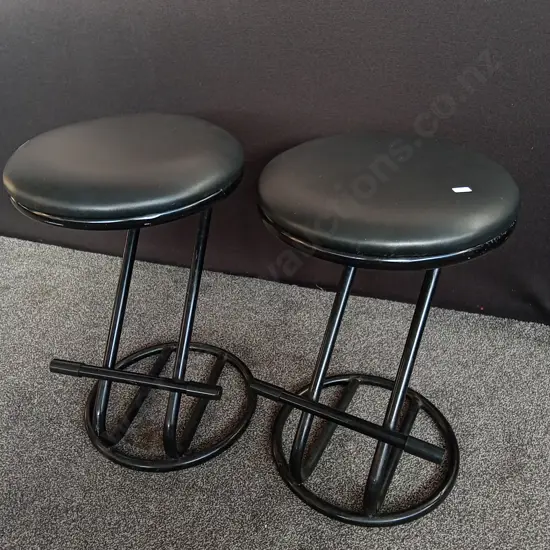 PAIR OF BAR STOOLS, H 63 CM