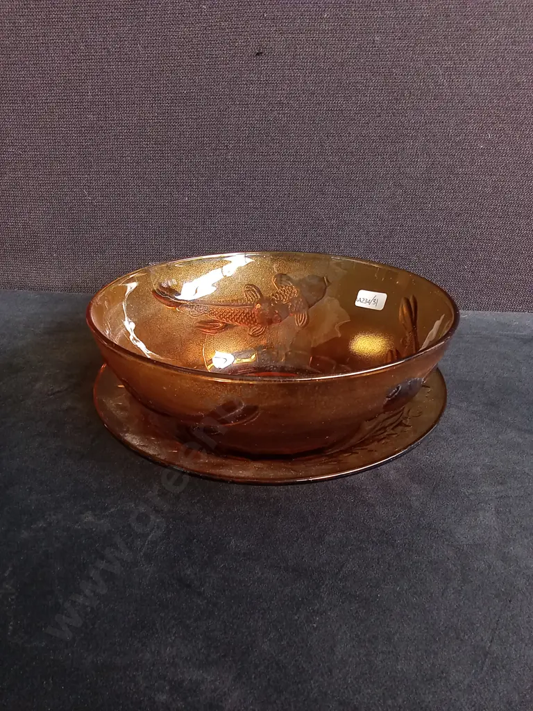 VINTAGE KIG INDONESIA AMBER GLASS PLATE, AND AMBER GLASS KOI FISH BOWL, LARGEST DIA 23 CM Image 1++