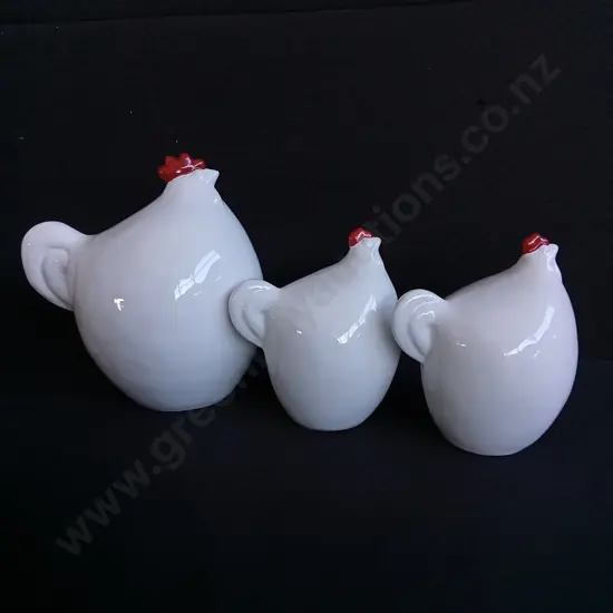 3 PIECE SET DECORATIVE CHICKENS, TALLEST H 19.5 CM