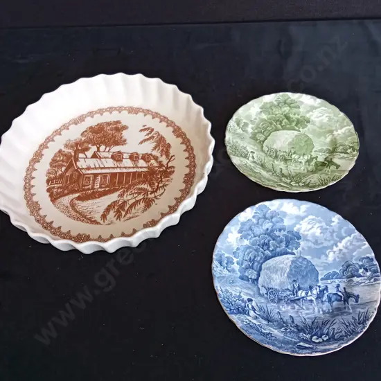 3 DECORATIVE DISHES 1 IS CROWN LYNN LARGEST L24CM