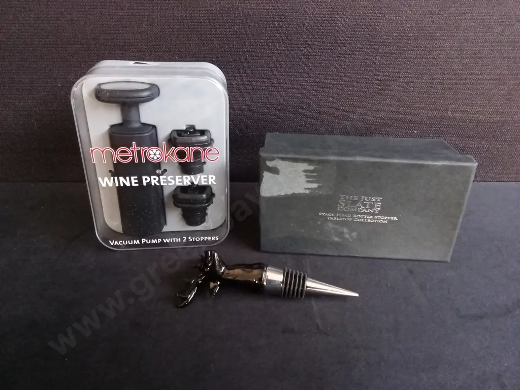 BRAND NEW METROKANE WINE PRESERVER AND THE JUST SLATE COMPANY STAG HEAD BOTTLE STOPPER Image 1++