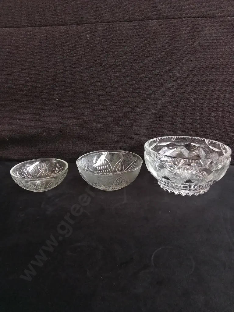 7 PIECES MIX OF VINTAGE CUT GLASS DISHES, WIDEST W 24 CM Image 1++