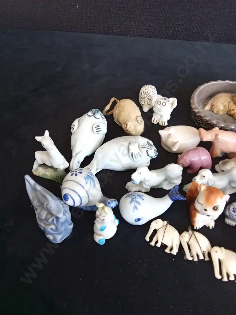 COLLECTION OF SMALL ANIMAL FIGURES TALLEST H4CM Image 1++
