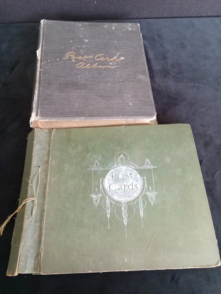 2 VINTAGE POST CARD ALBUMS Image 1++