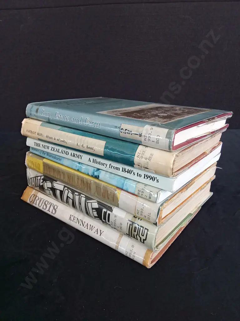 7 NEW ZEALAND BOOKS Image 1++