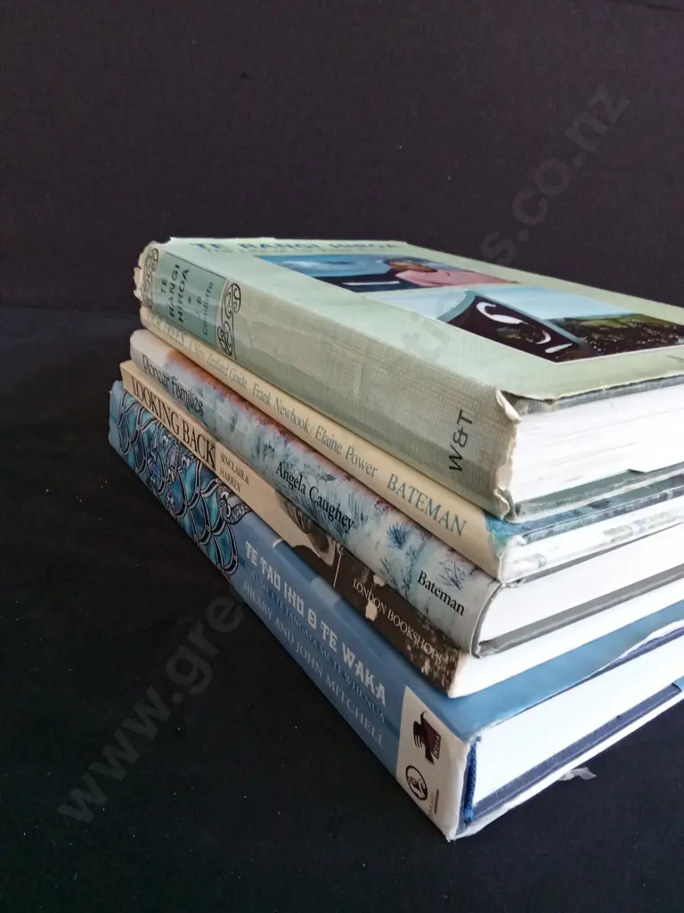 5 NEW ZEALAND BOOKS Image 1++