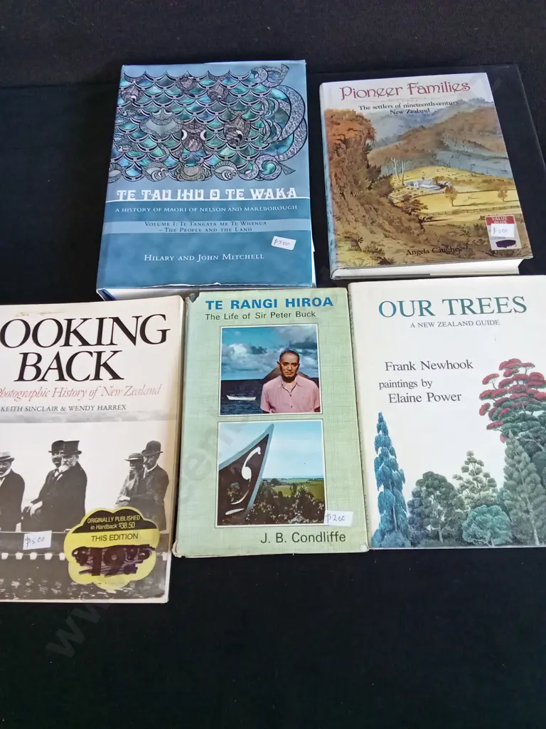 5 NEW ZEALAND BOOKS Image 1++