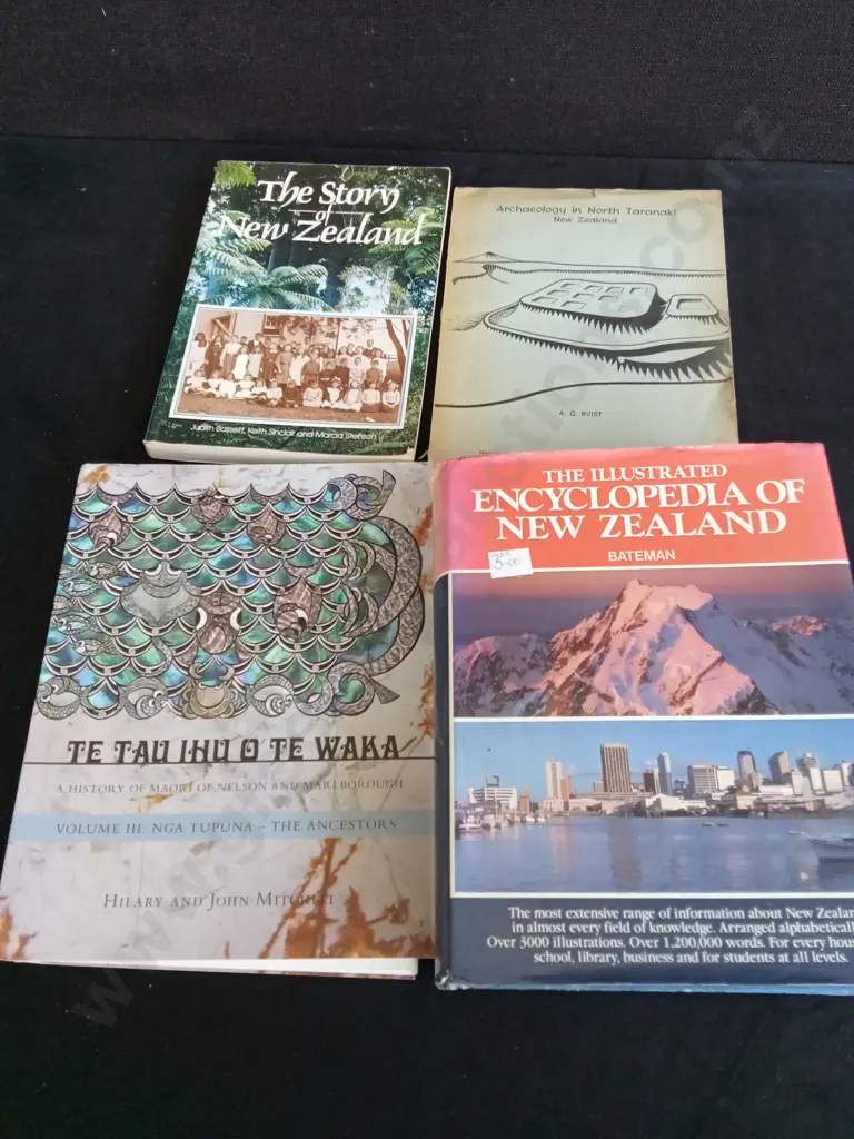 4 BOOKS Image 1++