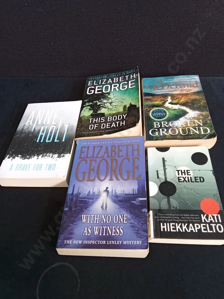 5 BOOKS Image 1++