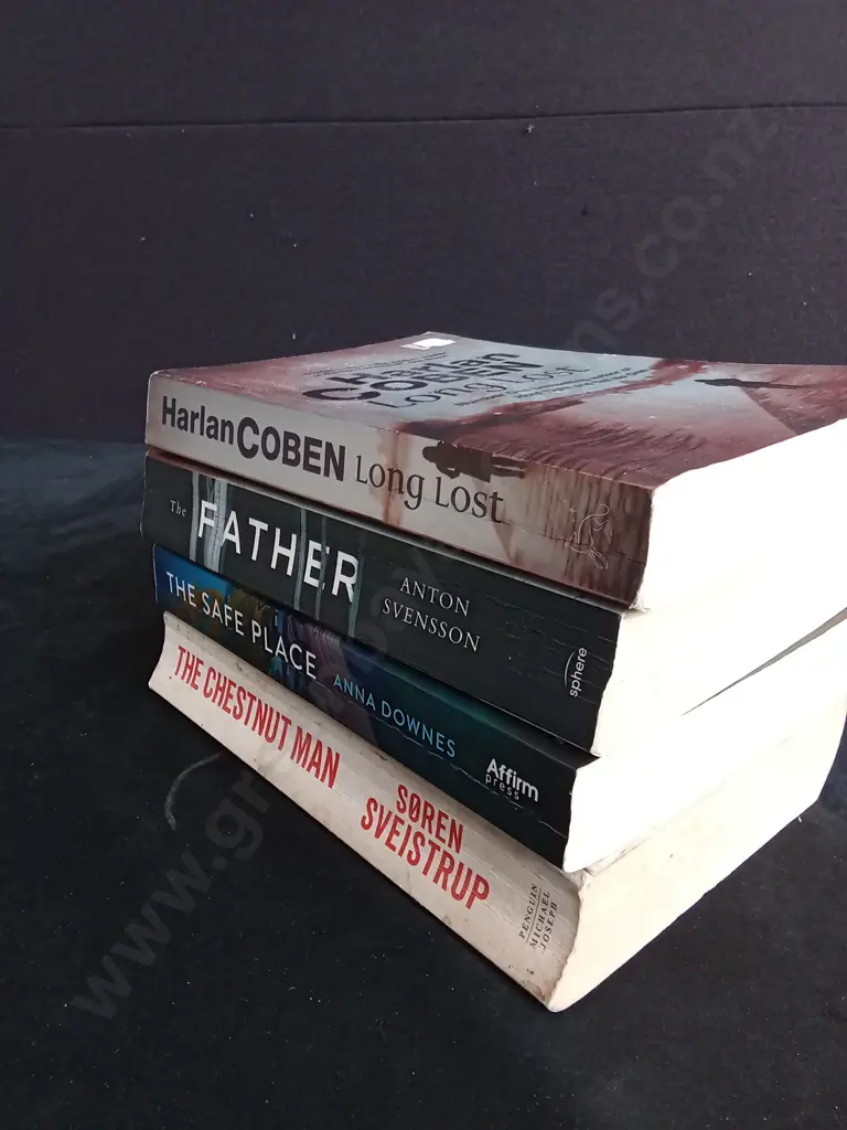 4 BOOKS Image 1++